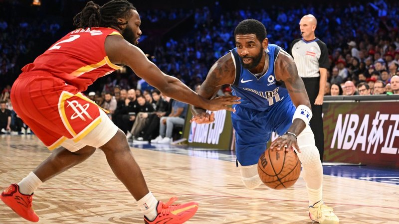 Kyrie ทำให้การกลับมาที่รอคอยมานานตื่นตาในเกมปรีซีซันจีนของ Mavs