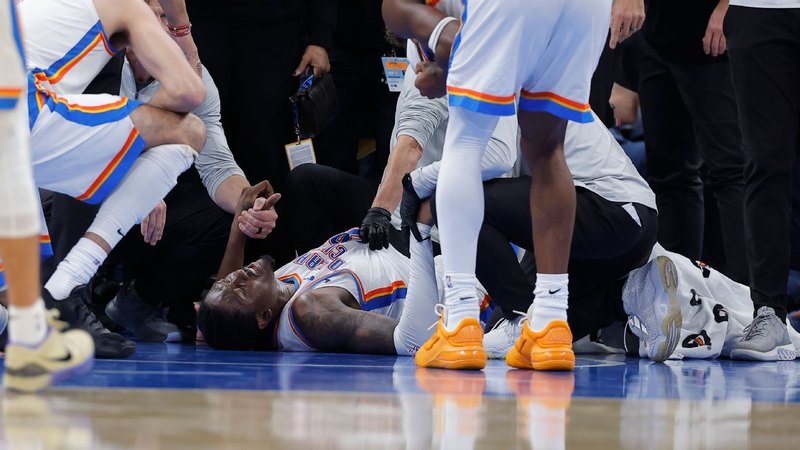WILLIAMS THUNDER GUARD ยืดกล้ามเนื้อหลังจากได้รับบาดเจ็บที่ขาอย่างมีนัยสำคัญ